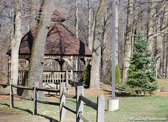 Photo of a gazebo in Washington Township Park in Avon, Indiana