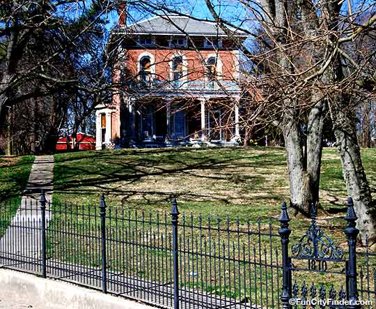 Photograph of a historic home in Edinburgh, Indiana