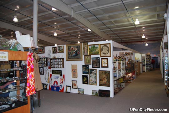 Picture of displays in the Edinburgh Antique Mall off of Exit 76 in Edinburgh, Indiana