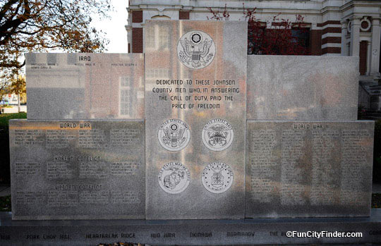 Photo of the war memorial on the courthouse lawn in Franklin, Indiana.