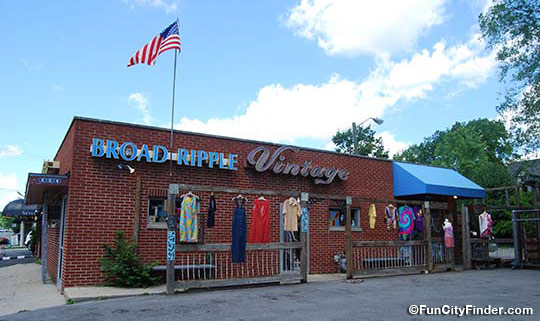 Photo of the Broad Ripple Vintage store front and outside display in Indianapolis, Indiana