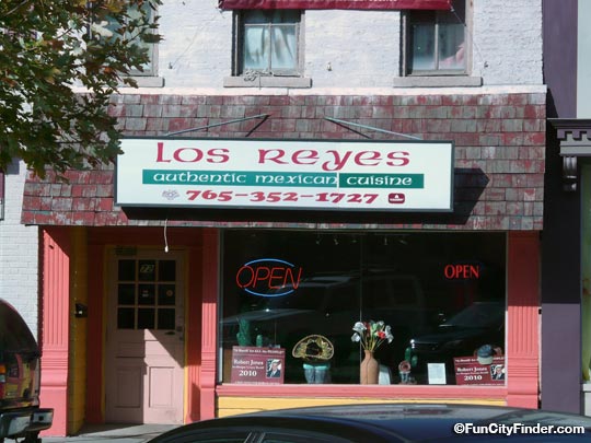 martinsville-indiana-downtown-restaurant-los-reyes-540
