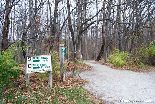 Photo of a trail entrance in Cool Creek Park in Westfield, Indiana
